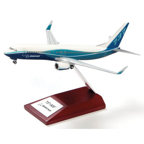 Boeing 737-Max Precision Snap Model on Wooden Base - Scale 1:200